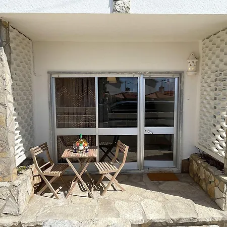 Da Areia Branca Near The Praia da Lourinha