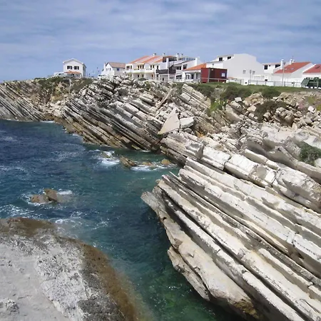 Da Areia Branca Near The Praia da Lourinha